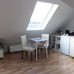 Flughafenapartement Sky View Apartment Dusseldorf
