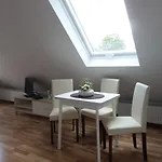 Flughafenapartement Sky View *